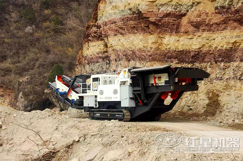 帶發電機移動式碎石機現場 帶發電機移動式碎石機現場