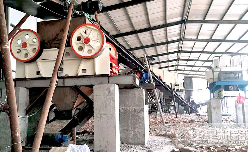 西藏河卵石制砂現(xiàn)場