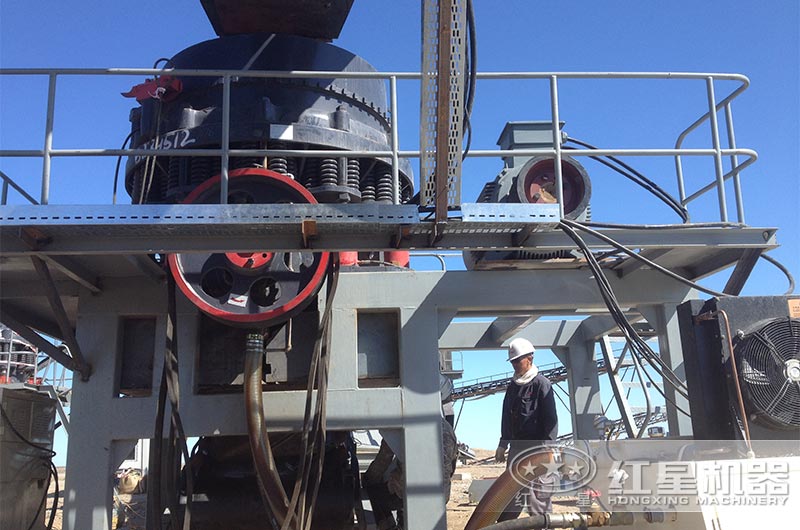 φ1200圓錐破碎機(jī)