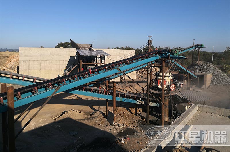 圓錐破碎機(jī)現(xiàn)場(chǎng)