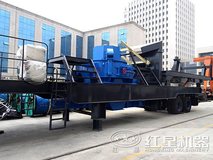 廠區(qū)擺放的移動(dòng)打沙機(jī)