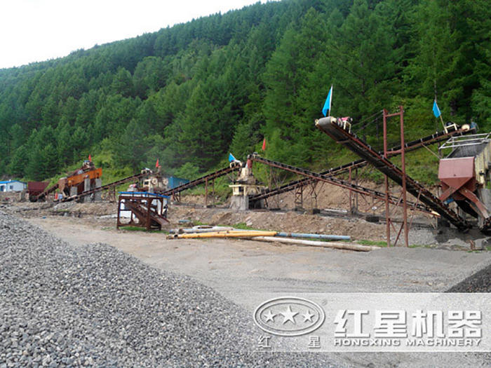 微小型的顎式破碎機現場