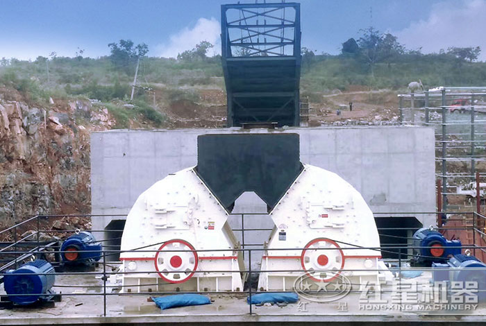 時(shí)產(chǎn)3000噸的破石機(jī)現(xiàn)場 時(shí)產(chǎn)3000噸的破石機(jī)現(xiàn)場