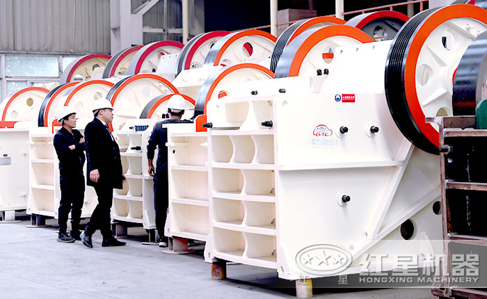 可對煤矸石進(jìn)行初次破碎的顎式破碎機(jī) 可對煤矸石進(jìn)行初次破碎的顎式破碎機(jī)