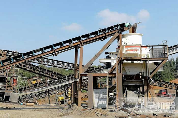 節(jié)能制砂機(jī)現(xiàn)場(chǎng)