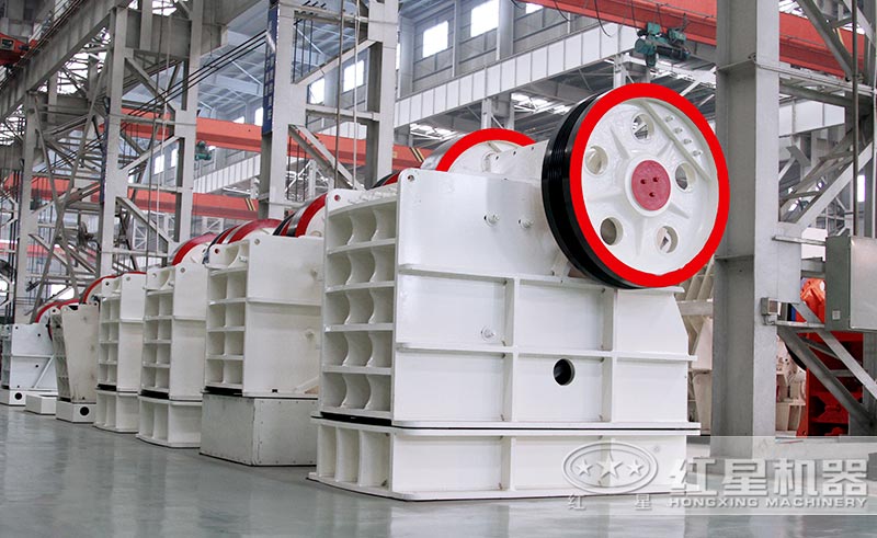 可對大塊物料進(jìn)行破碎的顎式破碎機(jī)