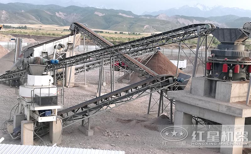 時產300噸的破碎制砂生產線中的沖擊式破碎機以及圓錐式破碎機