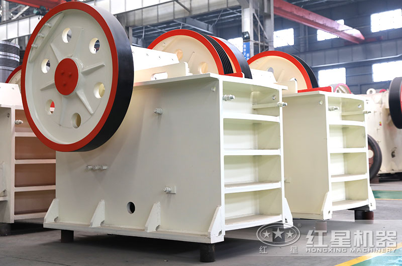 顎式破碎機(jī)廠家現(xiàn)貨圖 顎式破碎機(jī)廠家現(xiàn)貨圖