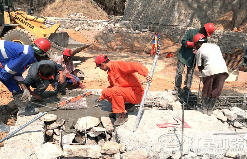 常見的路面破碎作業(yè)現(xiàn)場(chǎng) 常見的路面破碎作業(yè)現(xiàn)場(chǎng)