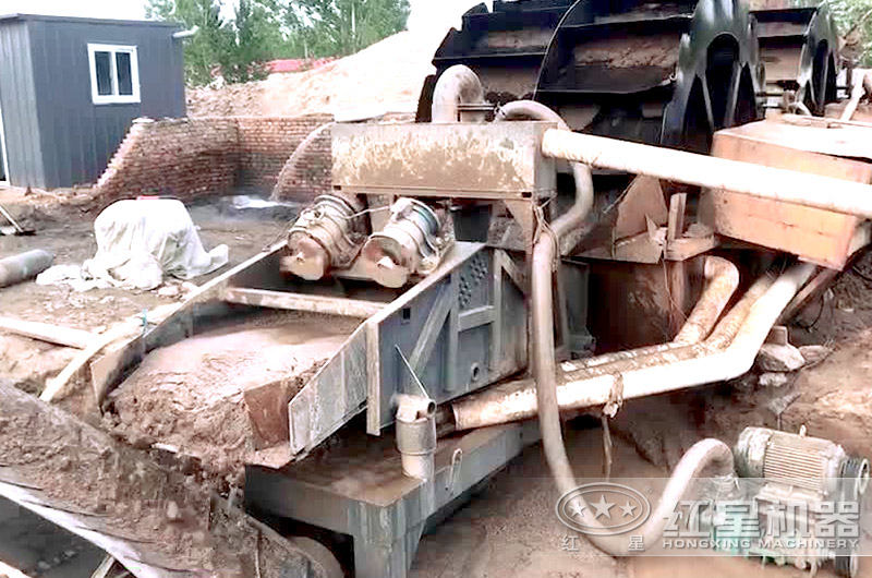 細(xì)沙回收機(jī)作業(yè)現(xiàn)場(chǎng)