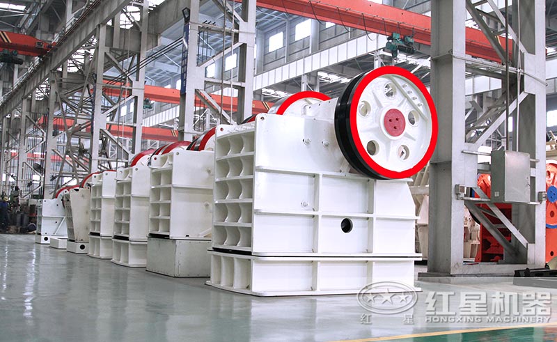 顎式破碎機是常見的粗破設(shè)備