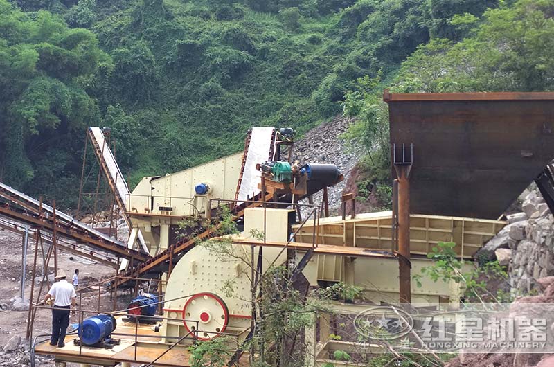 錘式夾石機(jī)現(xiàn)場實(shí)拍 錘式夾石機(jī)現(xiàn)場實(shí)拍