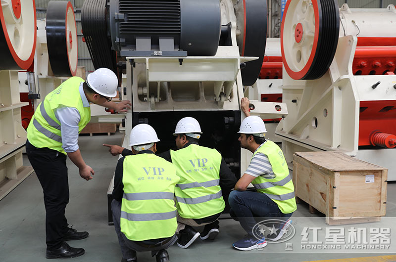 顎式破碎機(jī)