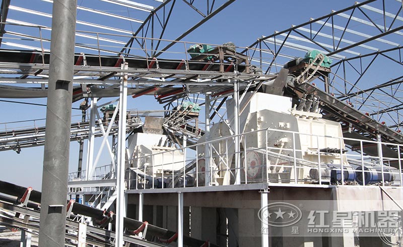 多臺反擊破組成的時產200噸人工砂石生產線 多臺反擊破組成的時產200噸人工砂石生產線