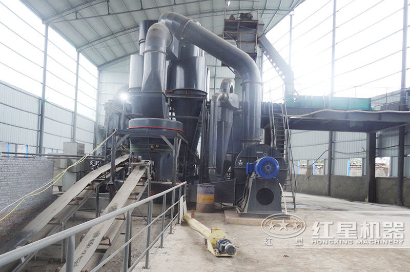 磨粉機(jī)現(xiàn)場(chǎng)實(shí)拍