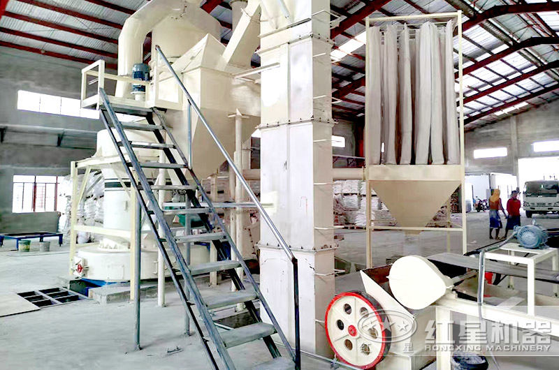 蛭石加工生產(chǎn)現(xiàn)場