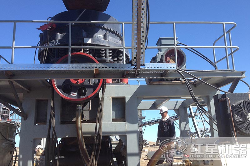 液壓圓錐式破碎機安裝現場 液壓圓錐式破碎機安裝現場