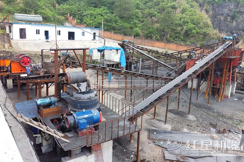 石子生產(chǎn)線現(xiàn)場(chǎng)