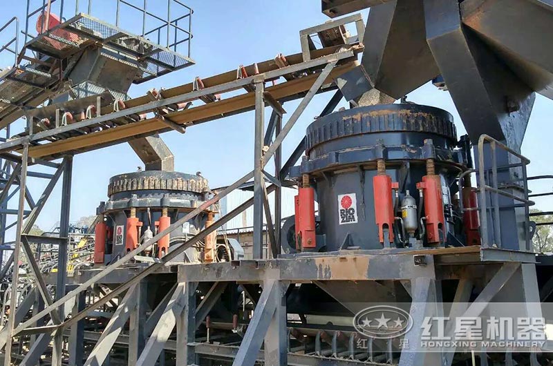 圓錐破碎機生產(chǎn)現(xiàn)場 圓錐破碎機生產(chǎn)現(xiàn)場