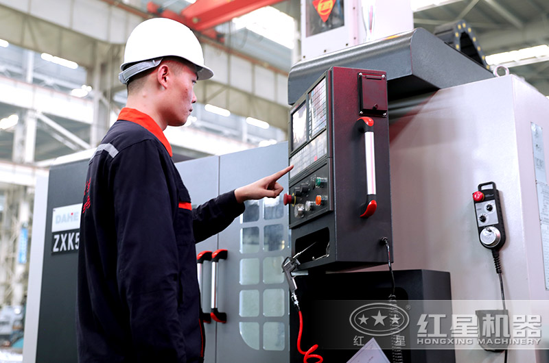 紅星機器通過智能數控操作，質量可靠