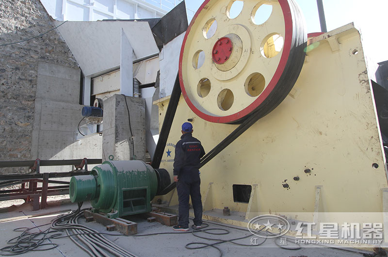 大型顎破生產(chǎn)現(xiàn)場實拍