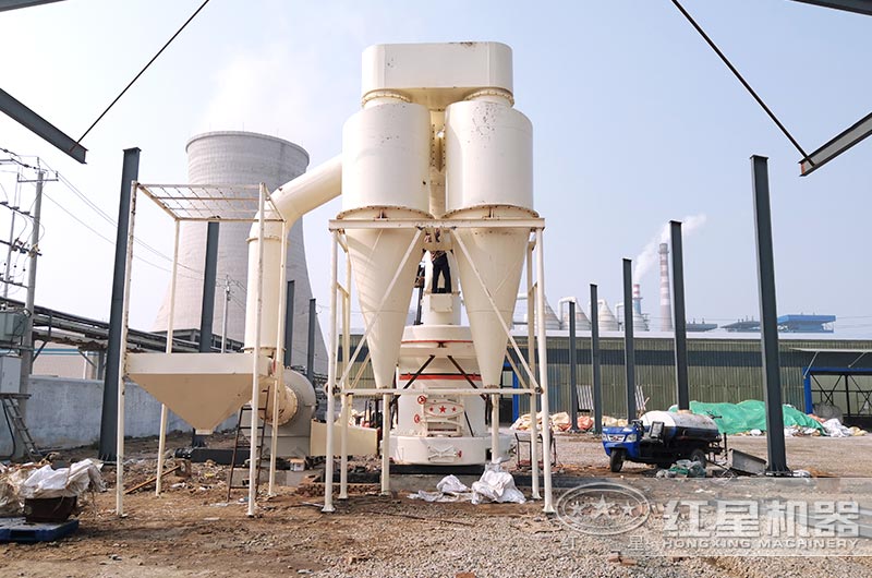 磨粉機(jī)生產(chǎn)現(xiàn)場(chǎng)