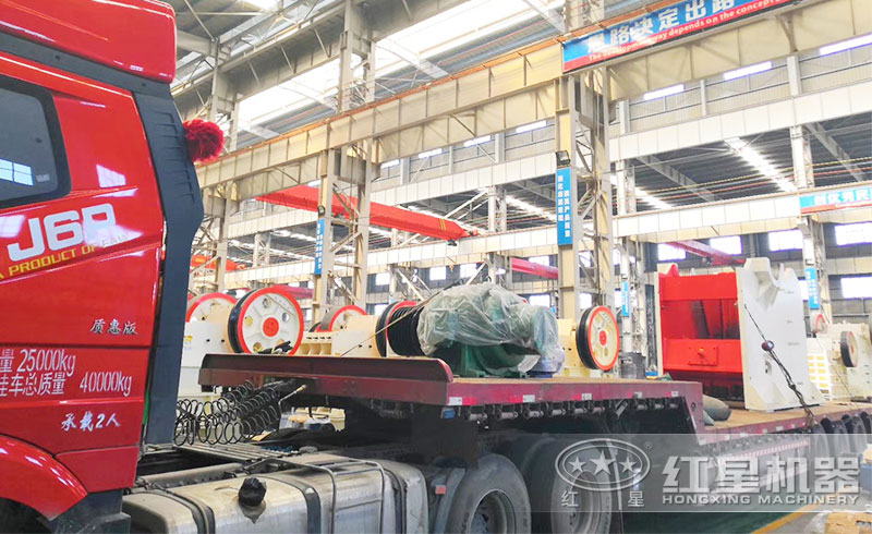 顎式破石機發貨