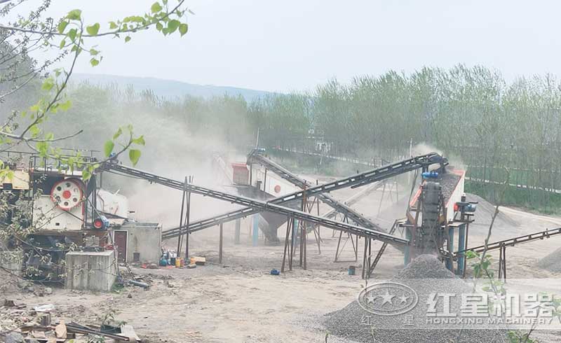 砂石生產(chǎn)現(xiàn)場(chǎng)