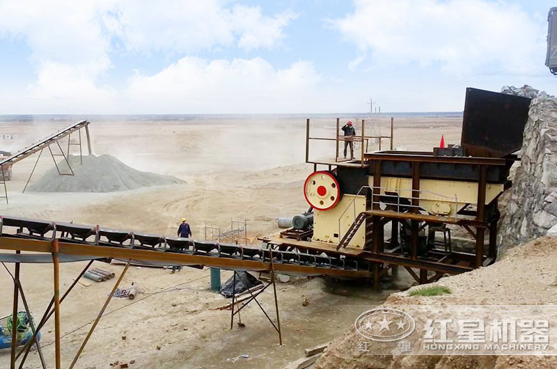 破碎現(xiàn)場使用的粗破顎破機 破碎現(xiàn)場使用的粗破顎破機