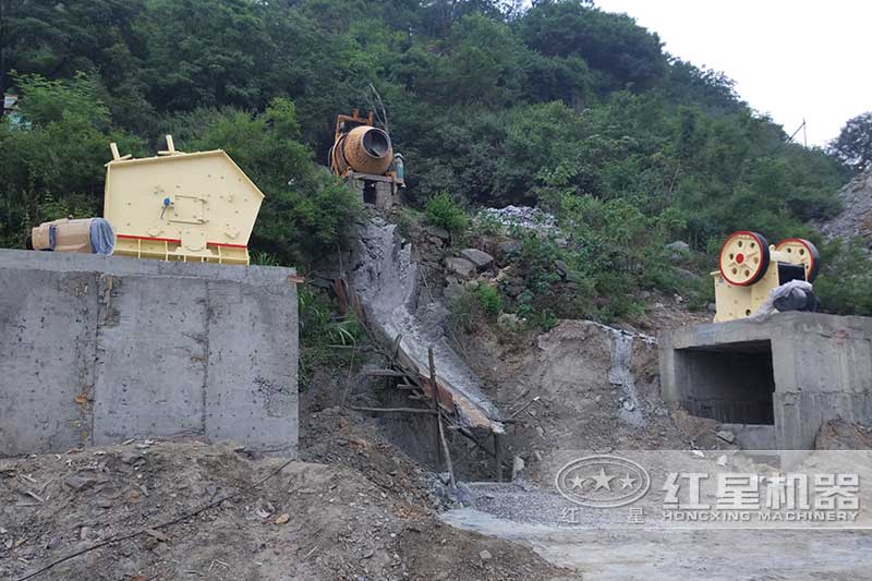 小型反擊式破碎機(jī)占地小好移動(dòng) 小型反擊式破碎機(jī)占地小好移動(dòng)