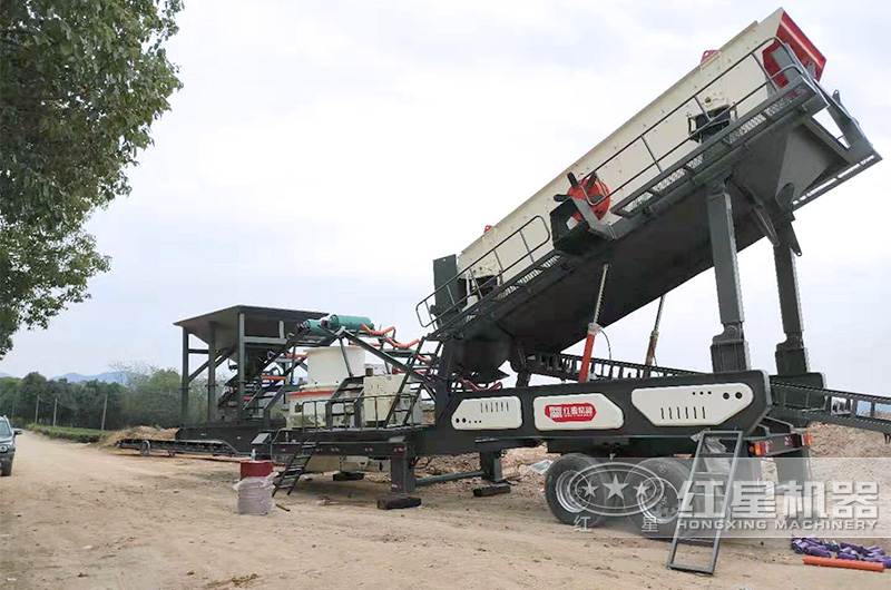 搭載HVI系列的車載流動式打砂機現(xiàn)場