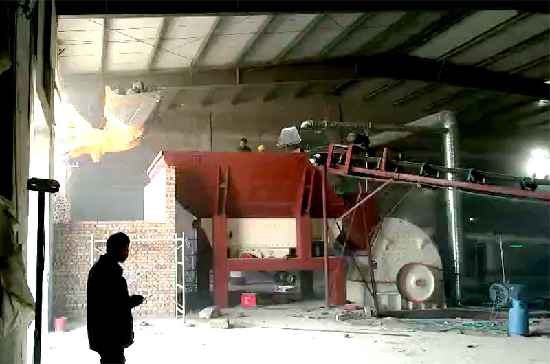 錘式破碎機(jī)處理現(xiàn)場