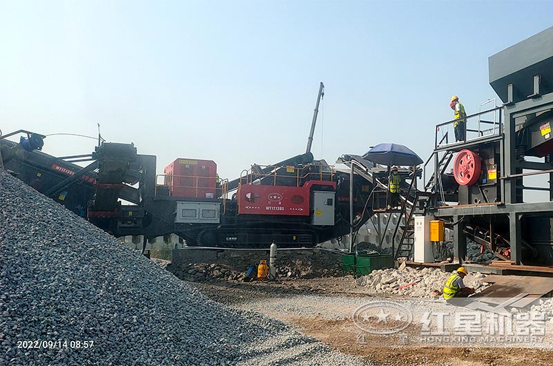 WT1213履帶式移動反擊破碎站