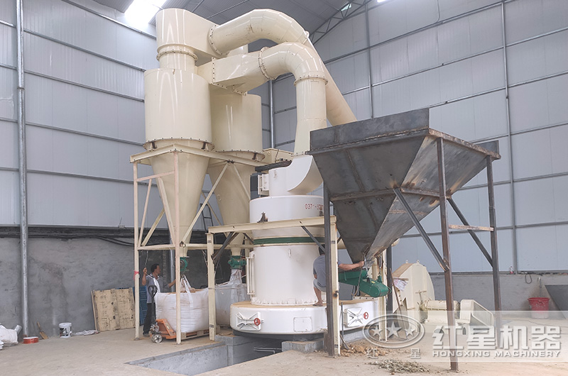 高嶺土磨粉客戶(hù)現(xiàn)場(chǎng)