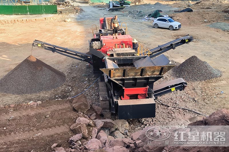 移動(dòng)式破碎站建筑垃圾破碎現(xiàn)場(chǎng)