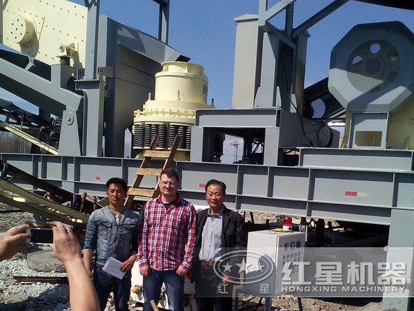 200tph移動圓錐破碎機現(xiàn)場圖