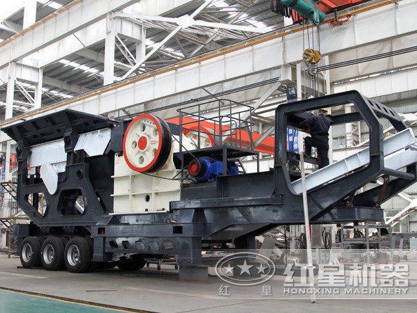 時(shí)產(chǎn)500噸移動(dòng)破碎機(jī)廠區(qū)