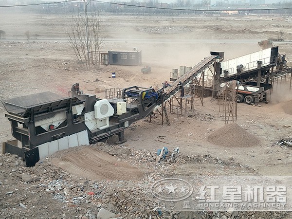 移動顎式破碎機---搭載HD80顎破--嗑石機現場圖 移動顎式破碎機---搭載HD80顎破--嗑石機現場圖