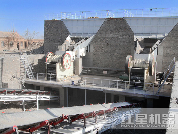 破碎生產線現場作業圖 破碎生產線現場作業圖