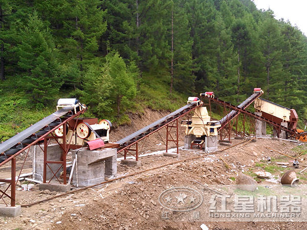 時產200--500麻石破碎制砂生產線現場作業圖
