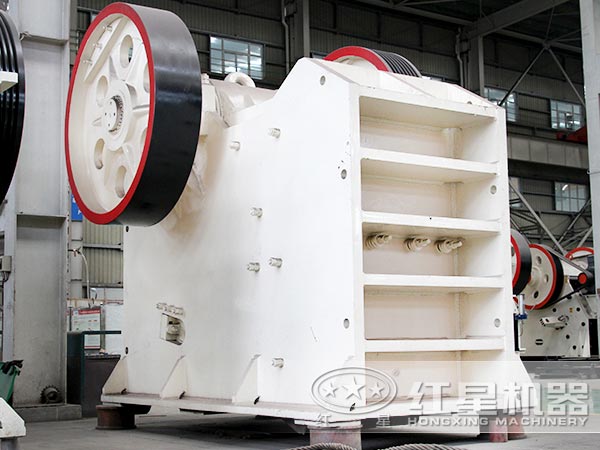 顎式破碎機(jī)廠區(qū)