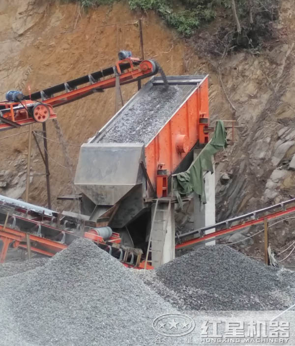 花崗巖下腳料制砂生產線現場 花崗巖下腳料制砂生產線現場