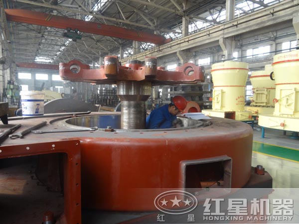 新型環保雷蒙磨生產車間