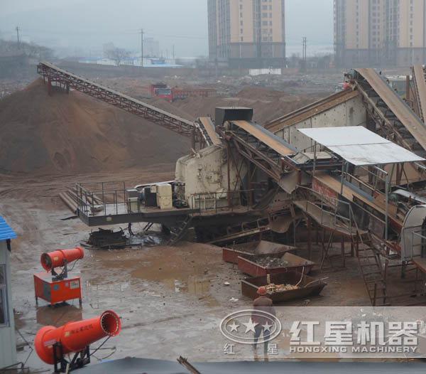 移動式破碎站工作現場