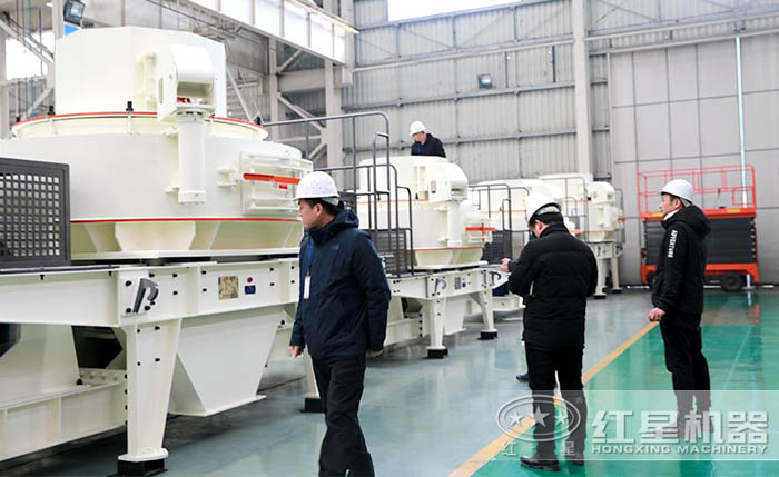 客戶到場(chǎng)參觀制砂機(jī) 客戶到場(chǎng)參觀制砂機(jī)