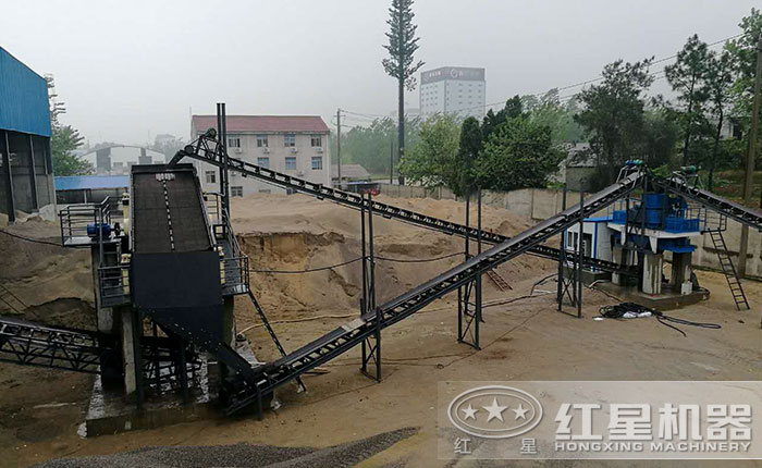 河料打沙機_碎石機現(xiàn)場作業(yè)
