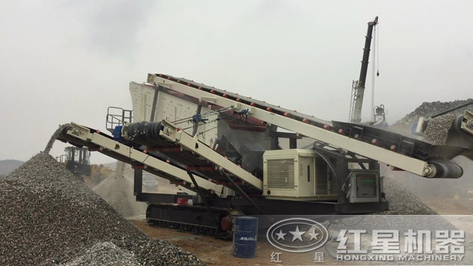 履帶式篩分站工作現(xiàn)場 履帶式篩分站工作現(xiàn)場