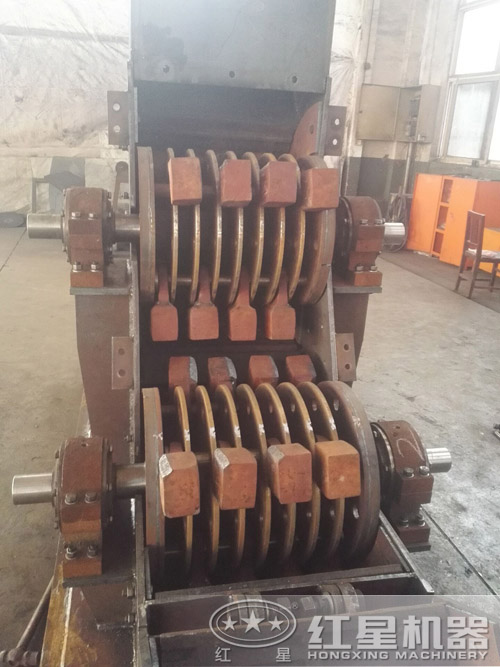 雙擊錘式破碎機內(nèi)部結(jié)構(gòu)