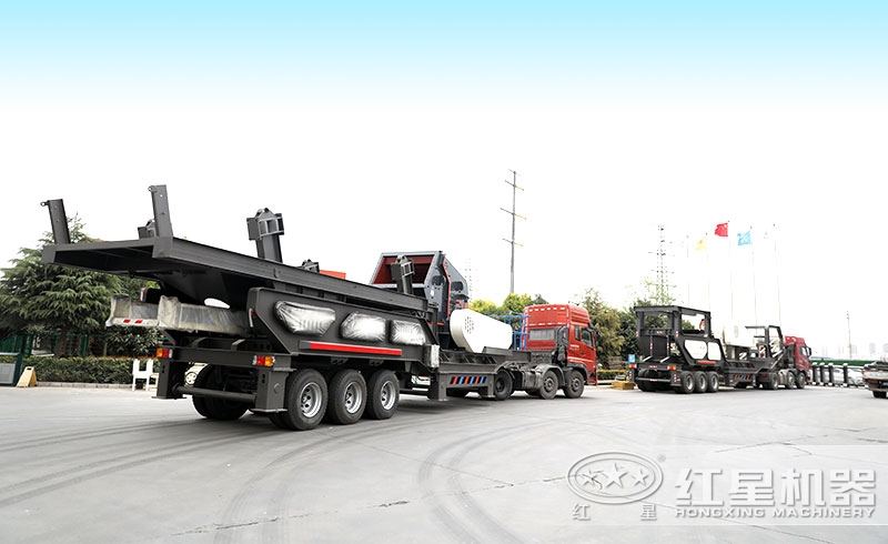 輪胎配置的可移動(dòng)的道砟石機(jī)車頭牽引開(kāi)著走 輪胎配置的可移動(dòng)的道砟石機(jī)車頭牽引開(kāi)著走