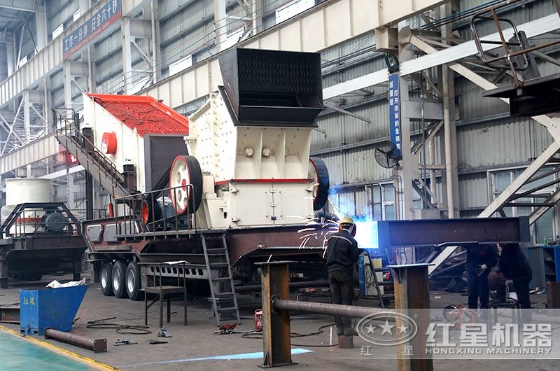 紅星技術工人車間作業